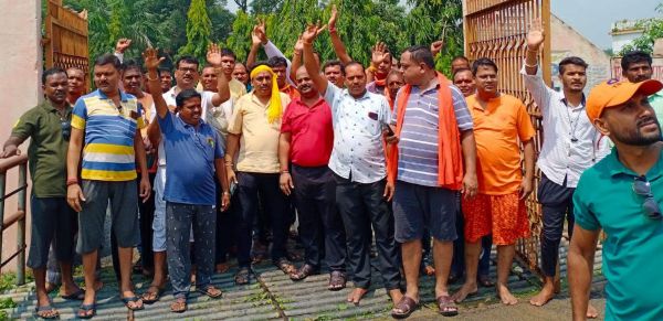 लखनपुर से बैजनाथ धाम समेत धार्मिक स्थलों के लिए निकला जत्था