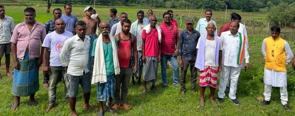 ब्लॉक कांग्रेस कमेटी की टीम ने कई गांवों में पहुंच सूखे का किया आंकलन