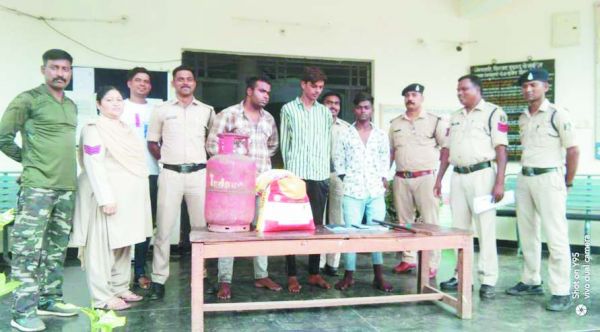 दो नाबालिग समेत 5 चोरी के आरोपी बंदी