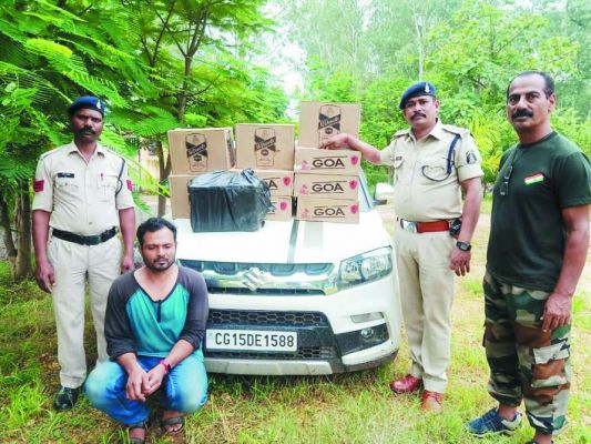 मप्र की 10 पेटी शराब जब्त, चालक फरार