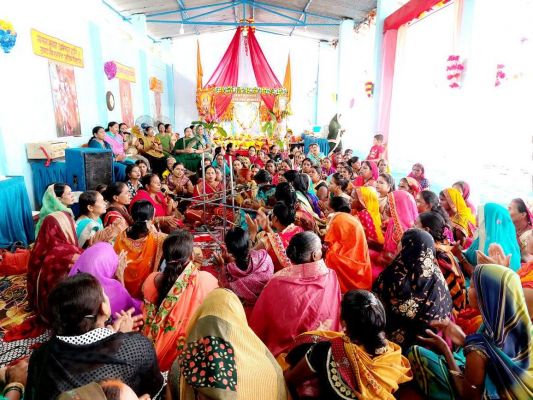 श्री श्री अखंड संकीर्तन यज्ञ में सैकड़ों शामिल