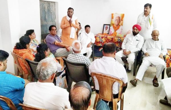 दिवंगत नेता अवस्थी किए गए याद