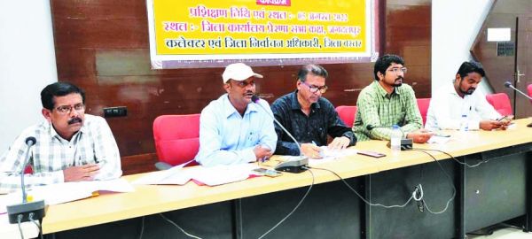 मतदाता सूची के साथ ही शुद्ध मतदाता परिचय पत्र बनाने पर जोर