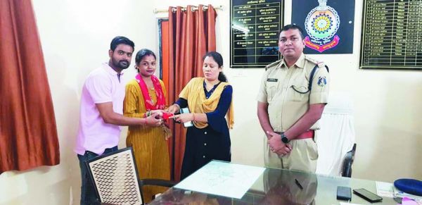 ईमानदारी आज भी जिंदा है...