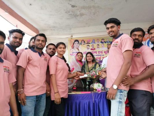 ठंडार में लोकार्पण व भूमिपूजन कार्यक्रम में पहुंची विधायक विकास कार्यों के लिए की 10 लाख  की घोषणा