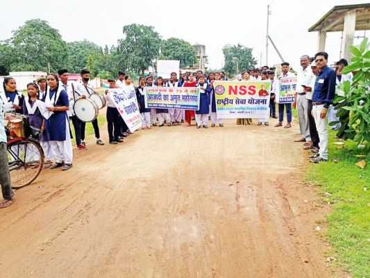 रेडक्रॉस ने चलाया घर-घर तिरंगा अभियान