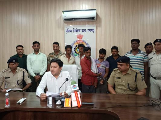 तंत्र-मंत्र के नाम पर दोहरी हत्या, एक नाबालिग 7 गिरफ्तार