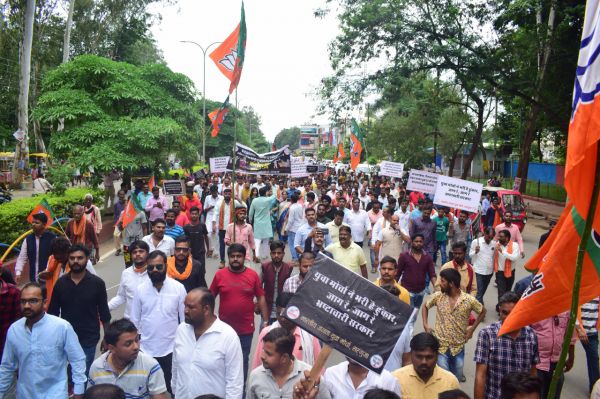 वादाखिलाफी को लेकर भाजयुमो ने रोजगार कार्यालय घेरा