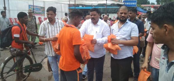 70 किमी पैदल चलकर पहुंचे हजारों कावडिय़ों का विधायक ने किया स्वागत