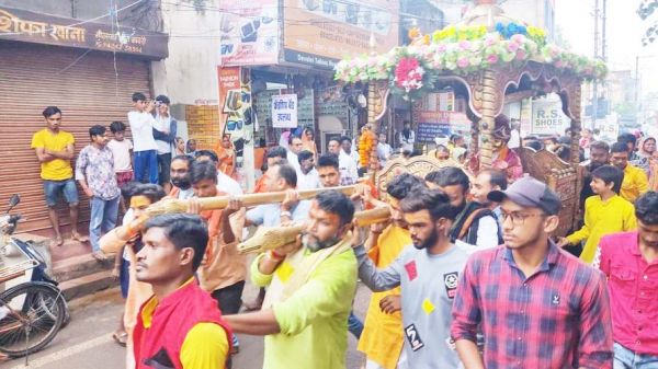 सुबह 5 बजे आरती, 3.50 क्विंटल की पालकी में निकली महाकाल की शाही यात्रा