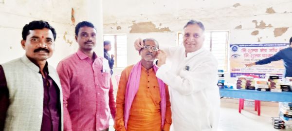 409 लोगों की आंखों की जांच व 229 चश्मे का वितरण  