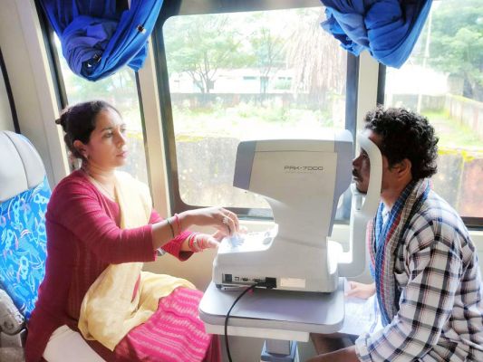 नि:शुल्क नेत्र जांच