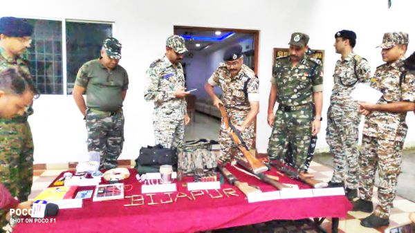 बीजापुर में मुठभेड़, नक्सली भागे