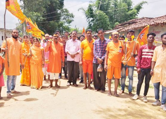 सावन के अंतिम सोमवार को निकाली कांवड़ यात्रा