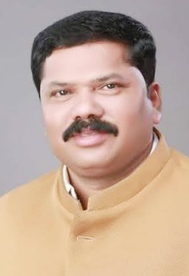 आदिवासी दिवस पर भाजपा ने आदिवासी को हटाया- संतराम नेताम