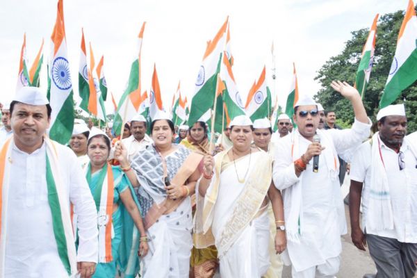 हाथ में तिरंगा हो तो उसके सामने कोई भी चुनौती नहीं टिकती- छन्नी