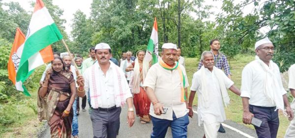 कांग्रेस ने निकाली आजादी की गौरव यात्रा