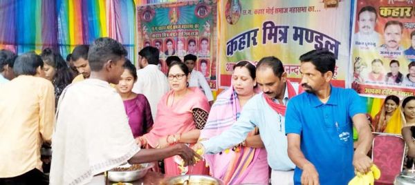 छग कहार भोई समाज ने कांवरियों, शिवभक्तों को कराया स्वल्पाहार