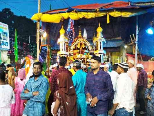 मोहर्रम पर ताजिये का दीदार, मांगी मन्नत