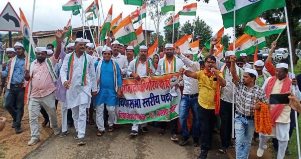  कांग्रेस ने निकाली आजादी की गौरव यात्रा