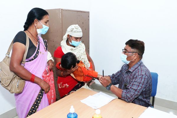 दो दिनी मेगा शिविर, सैकड़ों बच्चों की स्वास्थ्य जांच