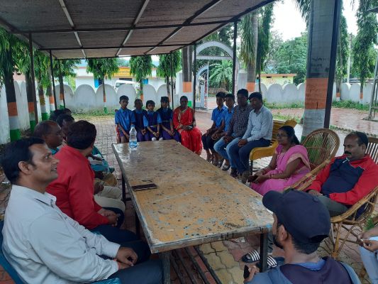 विवि के गोद ग्राम में जागरूकता अभियान