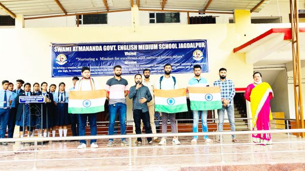 अमृत महोत्सव के तहत स्कूली छात्रों के बीच पहुँचा भाजयुमो