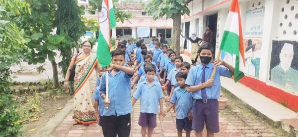 नगरी में निकाली तिरंगा यात्रा व स्वच्छता रैली