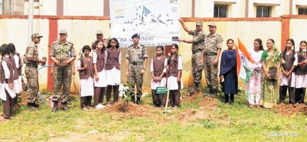 एकलव्य विद्यालय में आजादी के अमृत महोत्सव पर निबंध व चित्रकला स्पर्धा