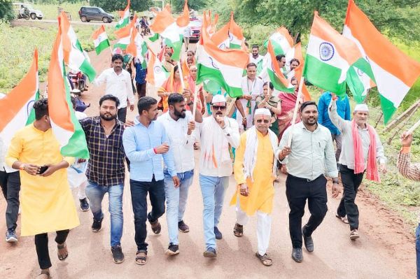 कांग्रेस ने निकाली आजादी गौरव का चौथे दिन 15 किमी पदयात्रा