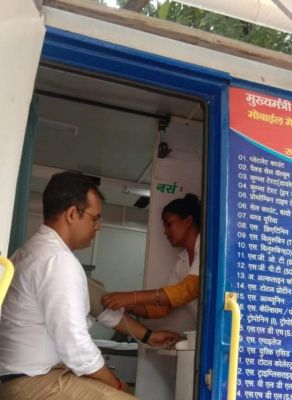 कलेक्टर ने एमएमयू में कराई बीपी व शुगर जांच