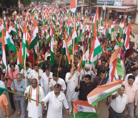 तिरंगा पदयात्रा में सडक़ों पर उमड़ा जनसैलाब