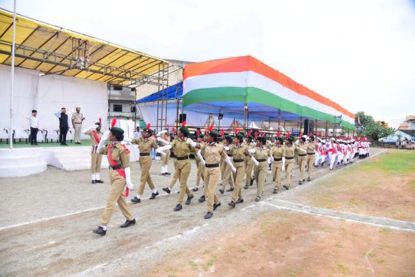 स्वतंत्रता दिवस समारोह का अंतिम अभ्यास, कुंवर सिंह निषाद करेंगे ध्वजारोहण