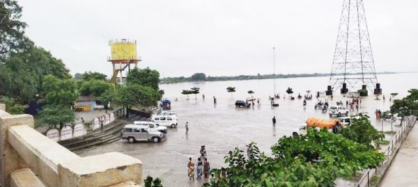 तीन दिनों की बारिश से महानदी उफान पर, कई गांवों में अलर्ट जारी