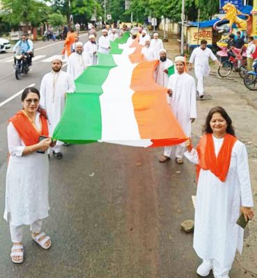500 मीटर तिरंगा यात्रा में दिखा देशभक्ति का जज्बा