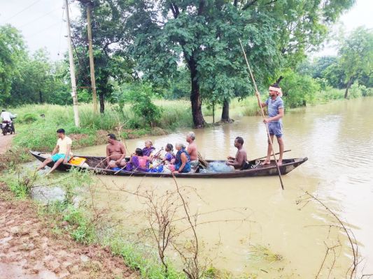 बारिश ने बरपाया कहर, कई गांव डूबे