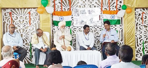 लीड बैंक में फोटो प्रदर्शनी
