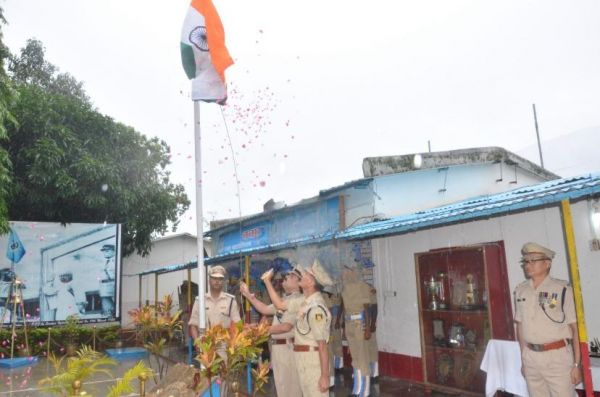 सीआरपीएफ जवानों ने मनायी आजादी की 75वीं वर्षगांठ