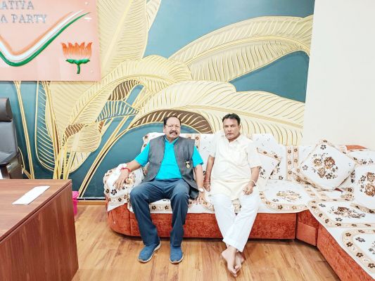 राजेन्द्र गोलछा ने सांसद मंडावी से सौजन्य भेंट की