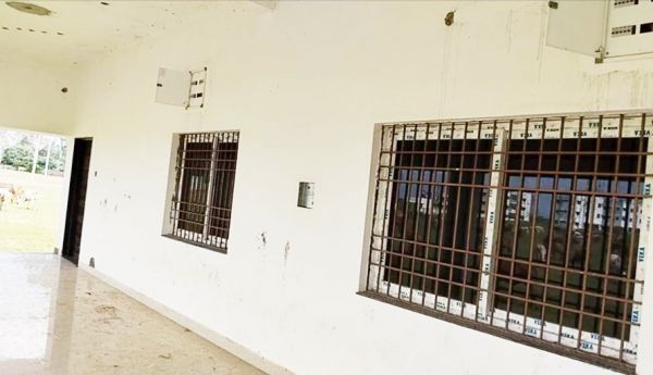नवनिर्मित कलेक्टर बंगला में काम हुए बिना ठेकेदार को 8 लाख का भुगतान