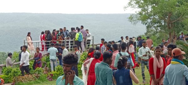 जन्माष्टमी पर पर्यटन केन्द्र टाटामारी और पंचवटी में पर्यटकों का हुजूम