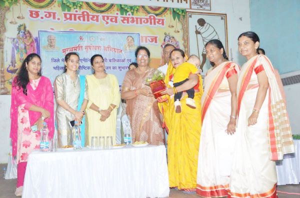 जिले में 5 हजार एनीमिक किशोरी व महिलाओं के लिए पौष्टिक गर्म भोजन का शुभारंभ