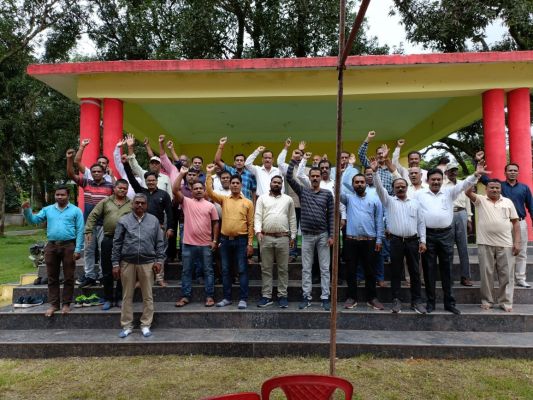 फिर से अधिकारी कर्मचारी मांगों को ले अनिश्चितकालीन हडताल पर