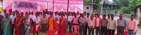 मांगों को ले कर्मियों की बेमुद्दत हड़ताल शुरू