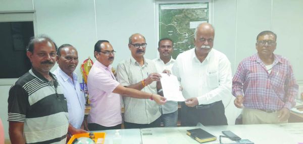 भत्ते व नाइट शिफ्ट एलाउंस का भुगतान करने की मांग, ज्ञापन