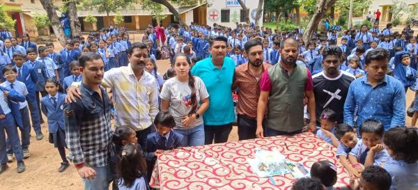 आत्मानन्द स्कूल में हर्षोल्लास के साथ मनाया मुख्यमंत्री का जन्मदिन