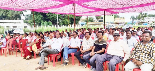 कर्मचारी हड़ताल तीसरे दिन भी जारी