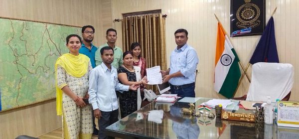 अब स्वास्थ्य विभाग के संविदा कर्मियों ने भी चुनी अंदोलन की राह, सौंपा ज्ञापन