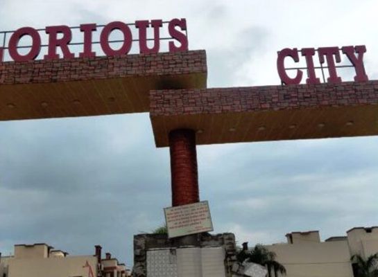  अवैध कॉलोनी पर चला बुलडोजर, 40 दोमंजिला मकानों में से 12 धराशायी