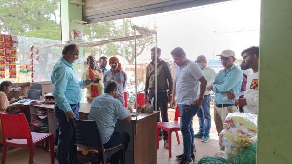 42 दूकानों की तलाशी, प्रतिबंधित सामग्री जब्त, 32 हजार 500 जुर्माना वसूला